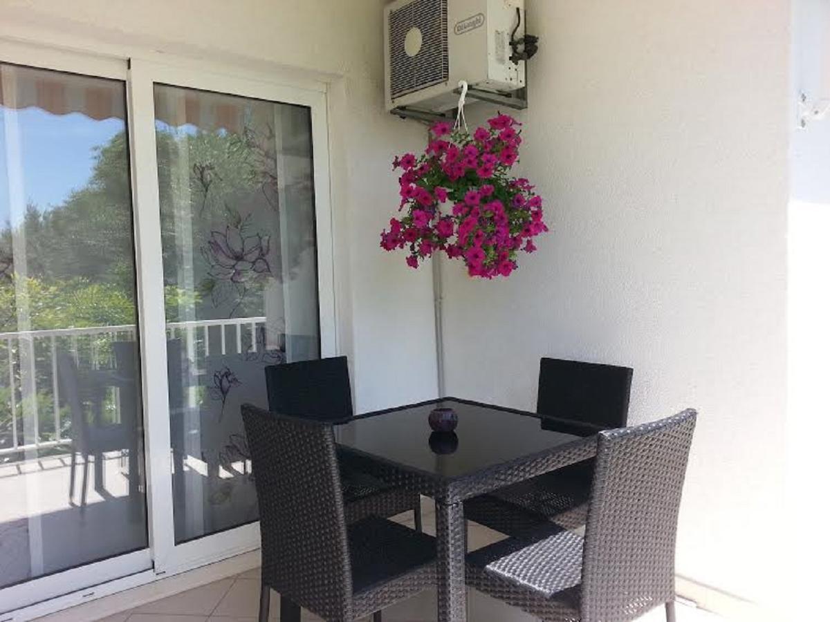 Apartment Green Oasis Split Buitenkant foto