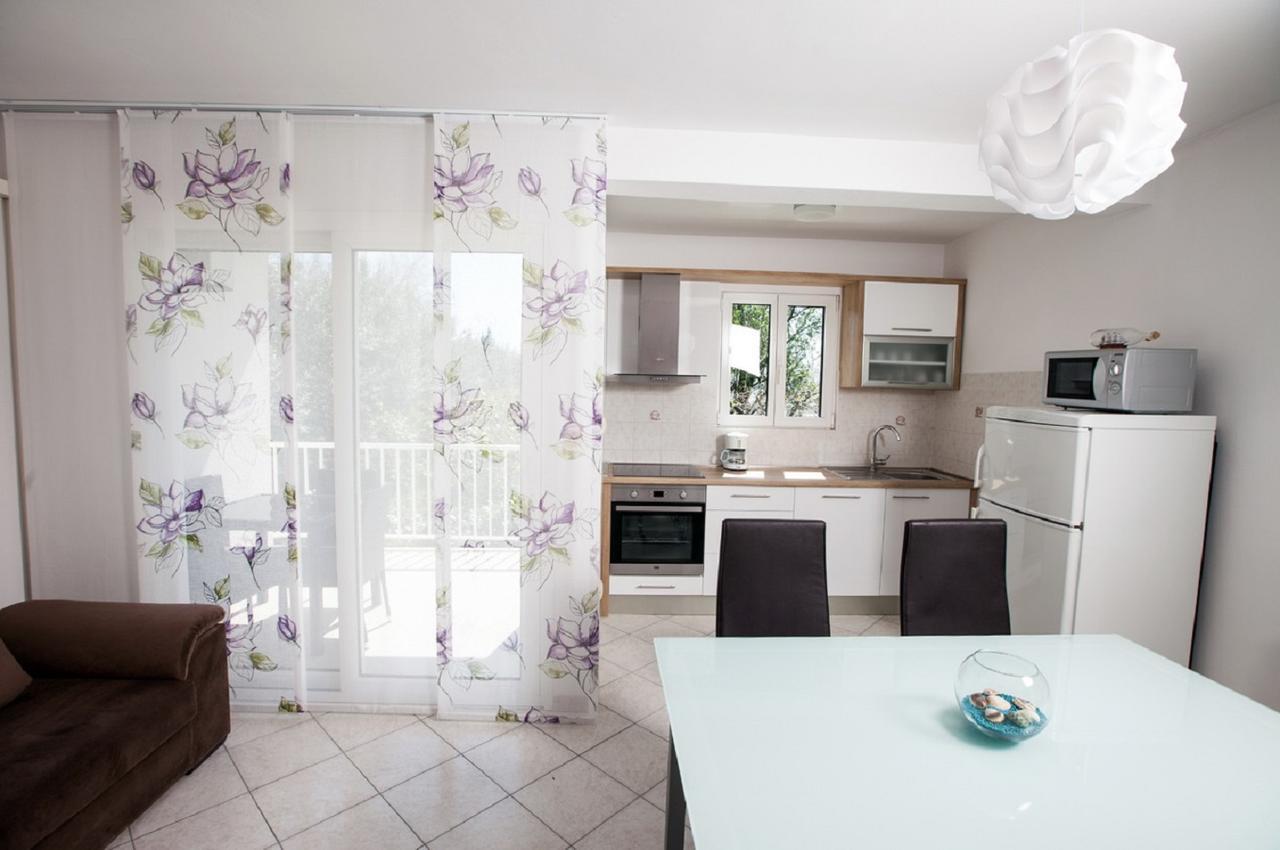 Apartment Green Oasis Split Buitenkant foto