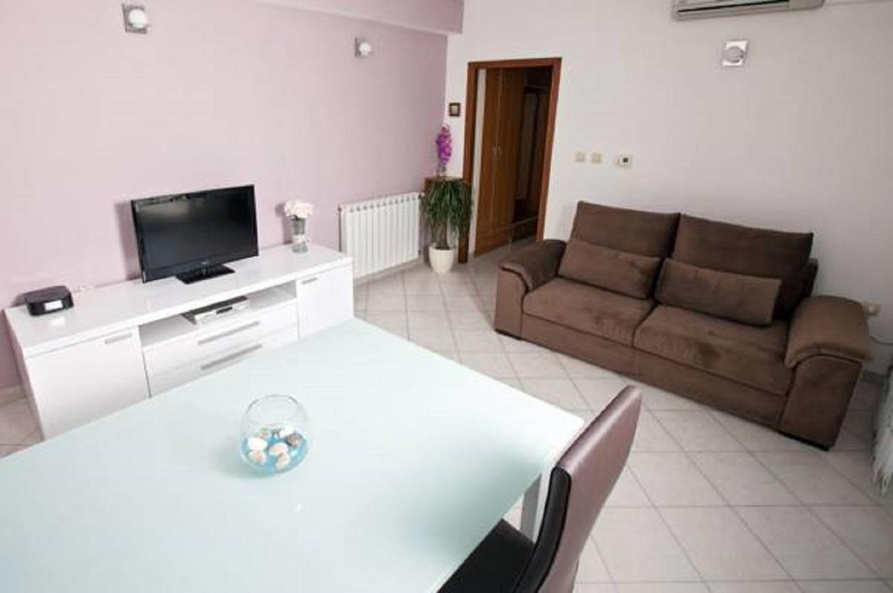 Apartment Green Oasis Split Buitenkant foto